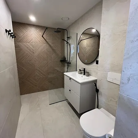 Center Apartment *